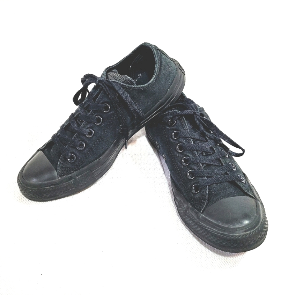 Black Converse Low Tops with Black Sole